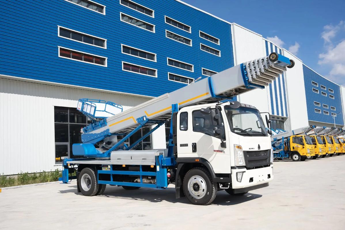 霞山出租云梯车高空作业车 建筑垃圾搬运